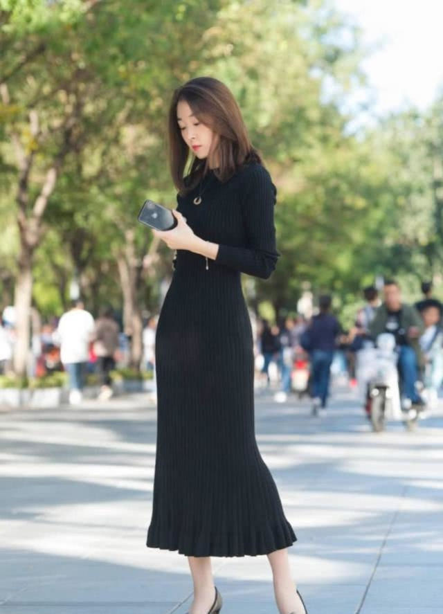美女|美女穿黑色的针织裙简洁大方, 特别好看