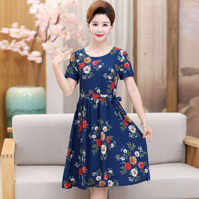 妈妈出门，就要穿的年轻漂亮，新款妈妈装，走哪儿都出众