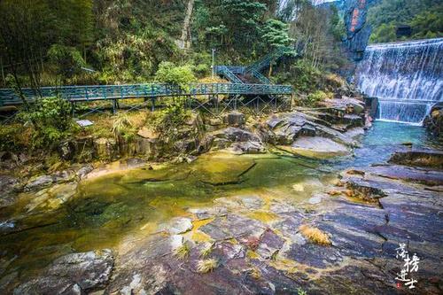 黄山下的这个景区充满了传奇，一年四季山清水秀，可是却鲜为人知