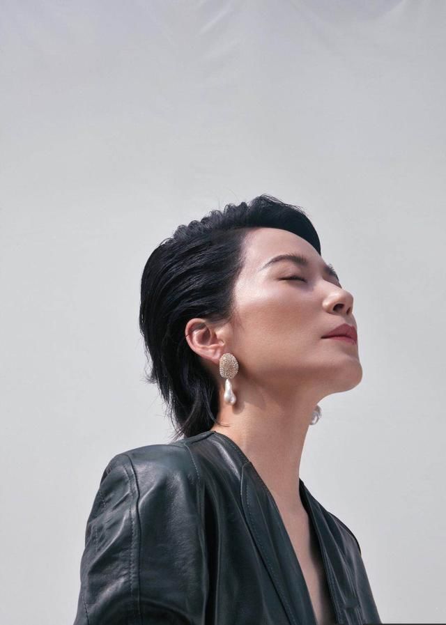 46岁的陶虹遇见47岁的俞飞鸿，这次气质美貌都不重要了