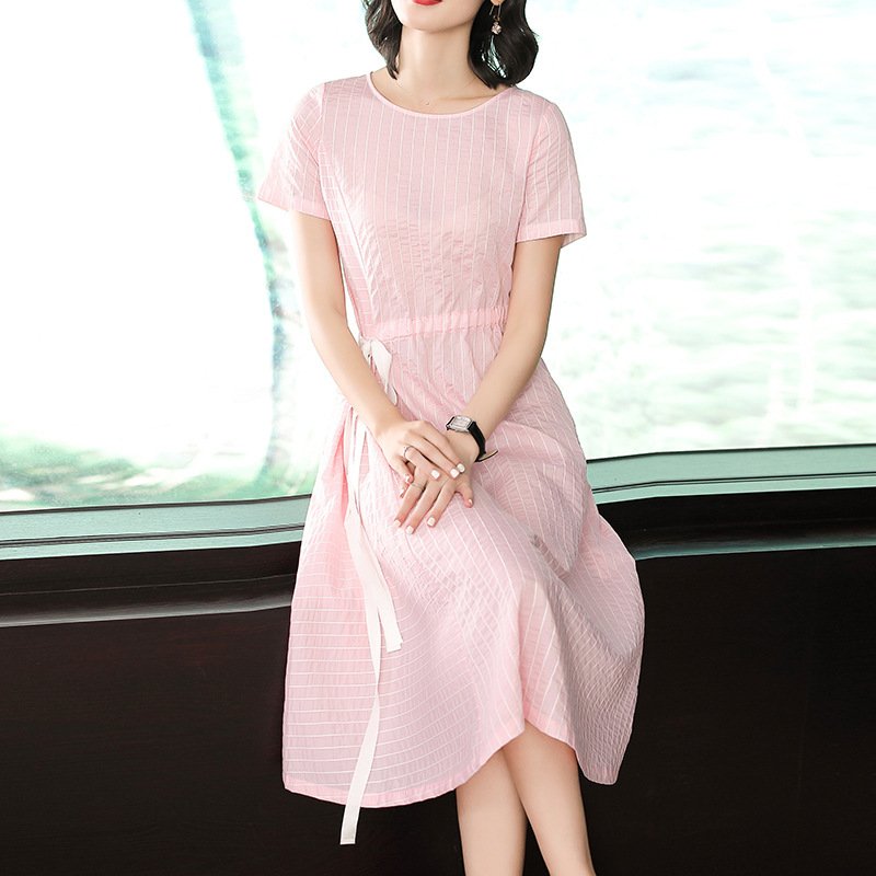 我天，等了半个月的裙子终于上架!买了4件，果然上身又嫩又仙