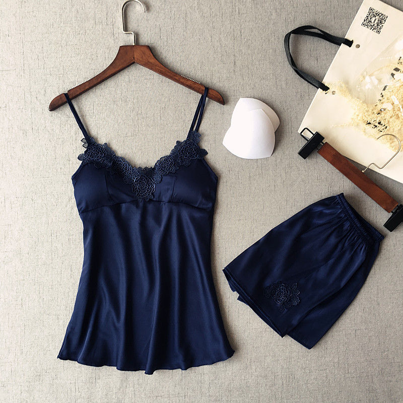 “牛奶丝”睡衣，你为什么这么火?