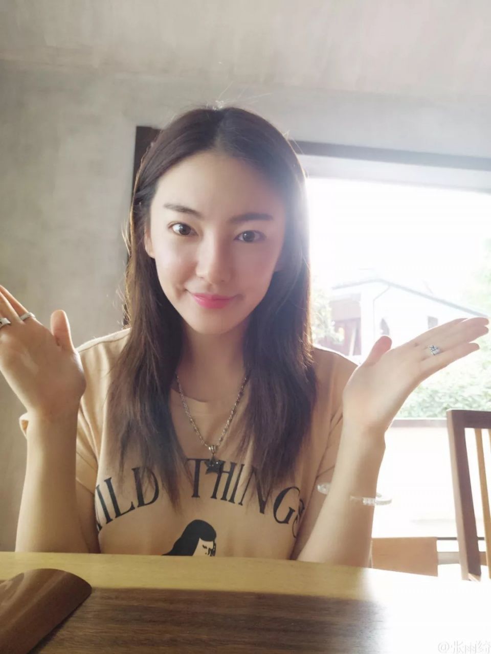 张雨琦脸够小，确定只用了刮痧板没动过刀?