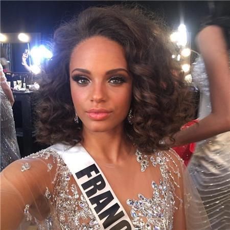 姆巴佩女友曝光!19岁世界杯妖星送梅西回家，女友是法国小姐