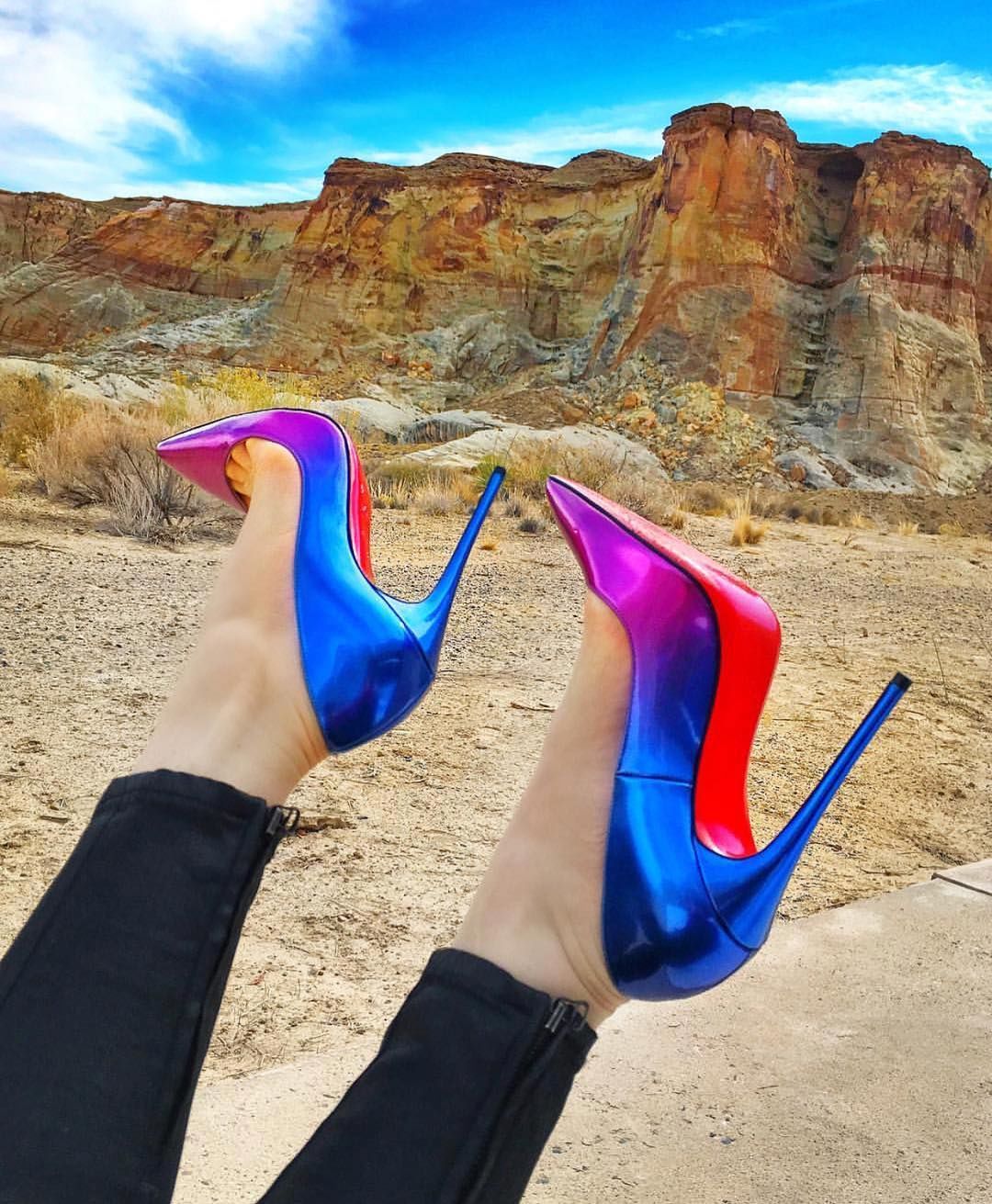 每个女人都无法抗拒高跟鞋的魔力?