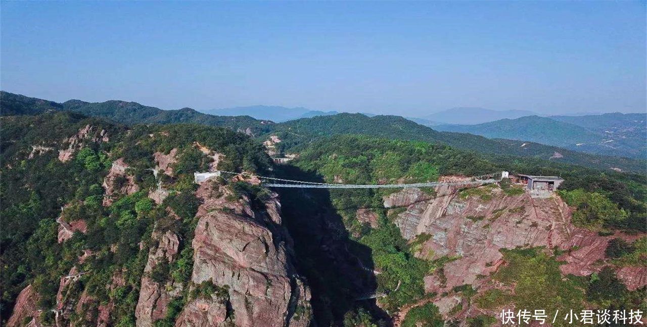 我国“最良心”小商店，建在百米悬崖上，一瓶水却只卖2元钱