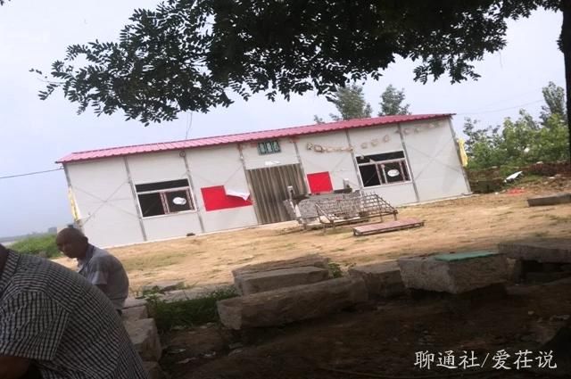 唐宗种下一“神树”，枝繁叶茂千余年，寺庙改建，一场雷击变朽木