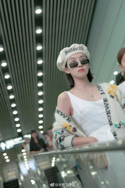 《幻乐之城》就是王菲带领的大型时装秀