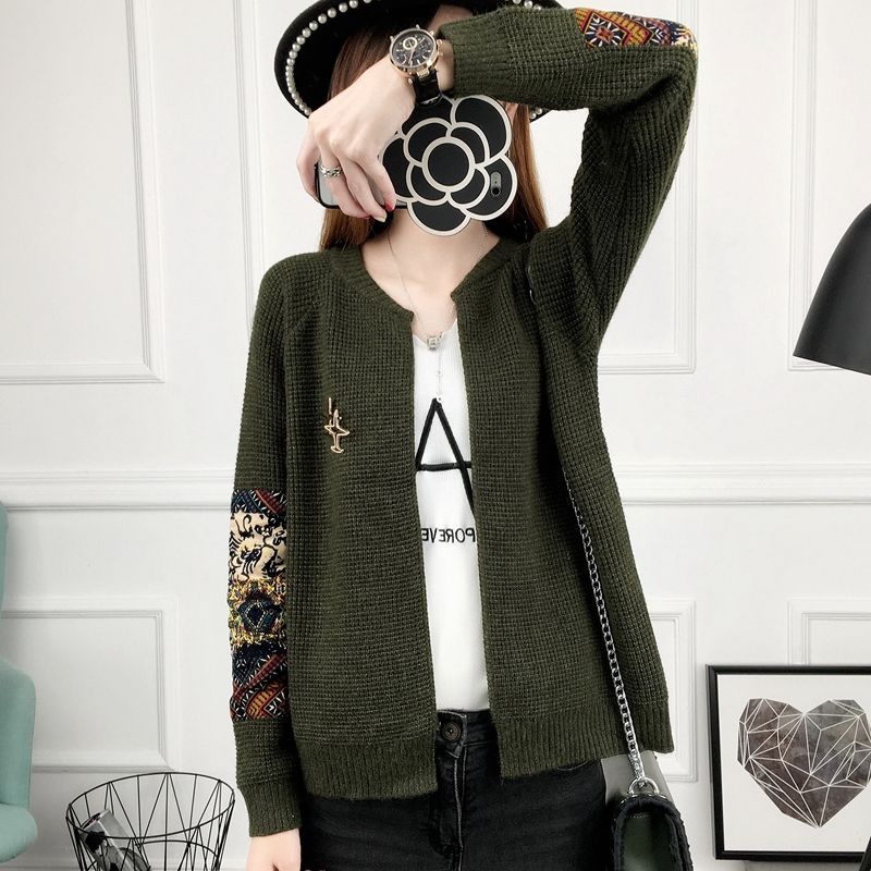 中秋节，屁股大的女人建议多穿长开衫，搭配阔腿裤，气质贼迷人