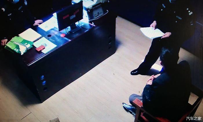 「由公安机关交通管理」疫情期间,两名男子顶风作案醉酒驾驶,严打!