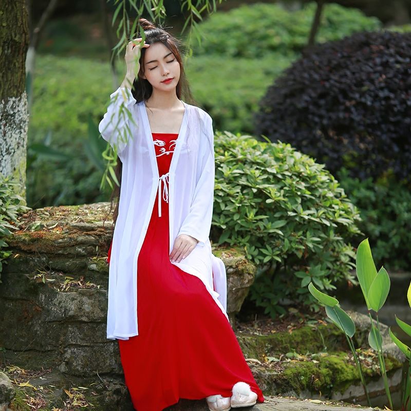 女孩子如果穿上这样一款汉元素“套装”，真就是传说中的小仙女了