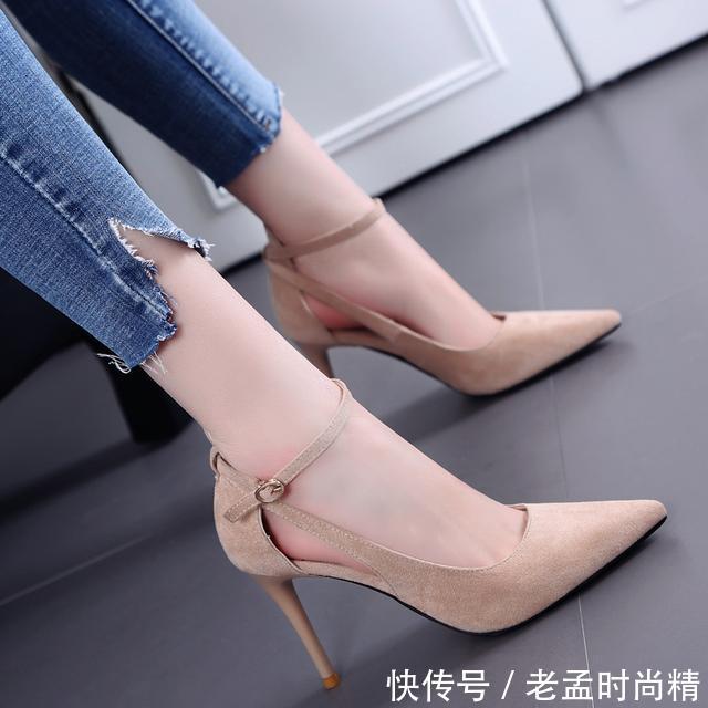 『磨脚』穿鞋磨脚?女神版小细跟单鞋这就来拯救你