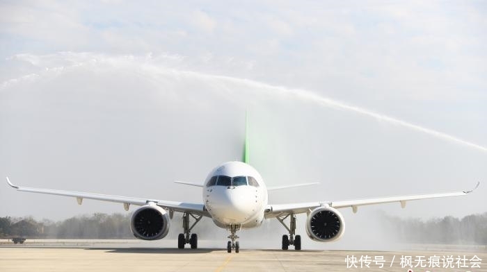 C919客机105架机首次完成空中远距离转场飞行