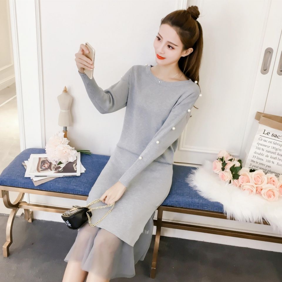 刚入秋，这套装就火了，搭上高跟端庄，洋气，优美动人