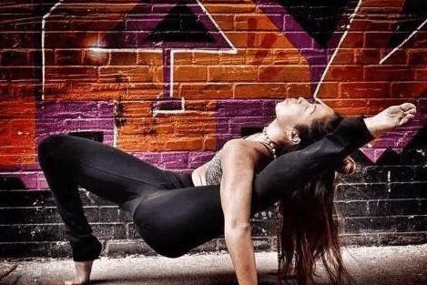 女性如何拥有性感惹眼的好身材？那就每天练练这几个瑜伽小技巧