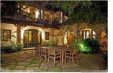 黄晓明含泪发文是卖惨?还是真有人想绊倒他?四处豪宅说明一切