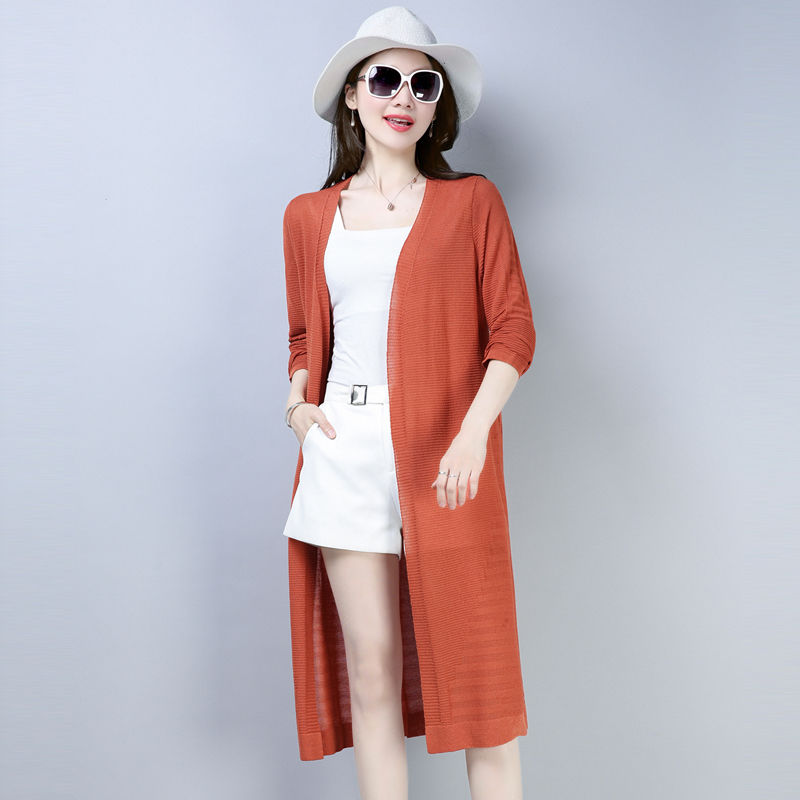 天那!小姨太会穿了，刚入秋就换上这样的秋装，美嫩的像18姑娘