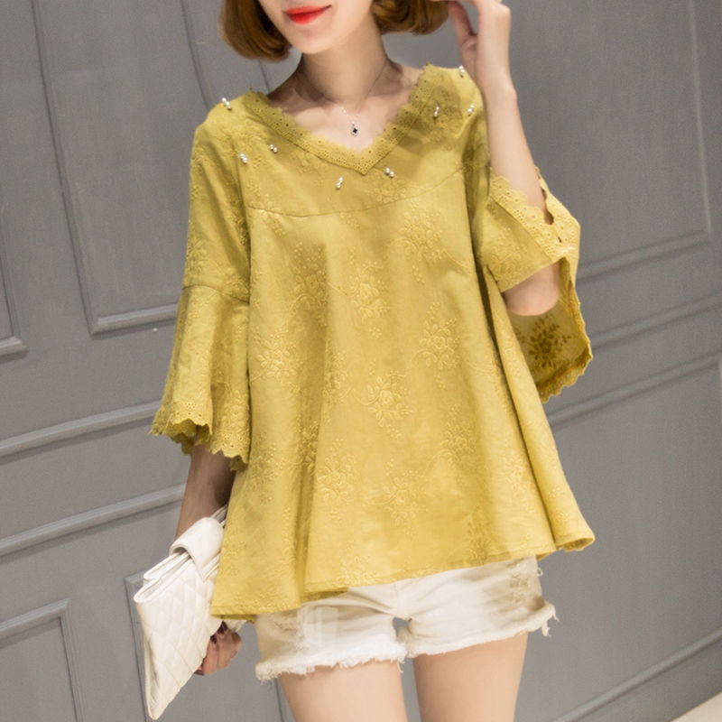 堂姐的婆婆真是洋气，身上的雪纺衫精致高雅，快60看起来像40