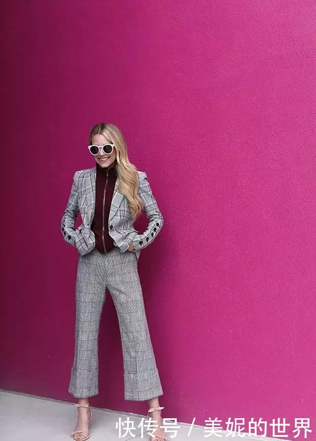 现在流行套装特别是外套配半裙，可以穿出最时髦的style！