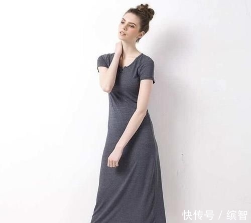  『搭配一双』40＋女人穿裙装轻易别碰这三类裙装，廉价不说，上身效果还很土！