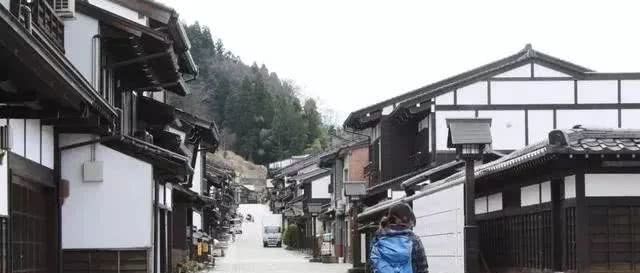 带着养了8年的柯基，她和狗狗一起做了世界上最浪漫的挑战……