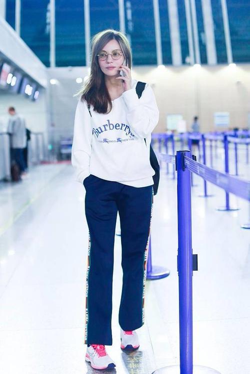 赵薇忽胖忽瘦,都快不认识她了!网友:胖瘦全凭P图师决定!