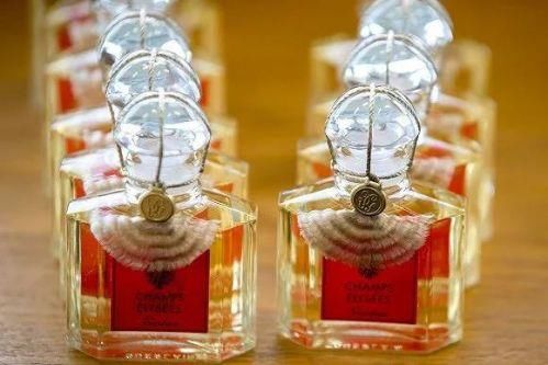  『LVMH集团』为响应抗疫，奢侈品巨头LVMH旗下香水工厂转做洗手液