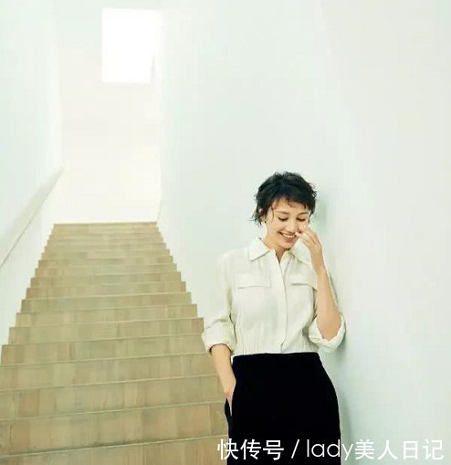 袁泉老到眼窝凹陷，曾被吐槽丑。网友：22岁的她甩高圆圆几条街