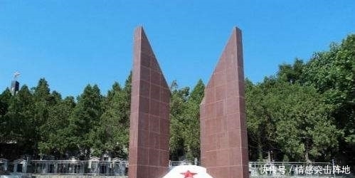 广西一烈士合葬墓,一男一女并非夫妻也不相识,村民的话让人泪目！