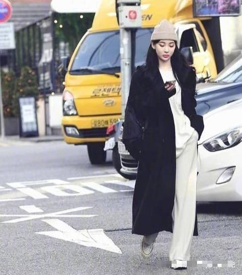 「女人」看完韩国时装周街拍,才明白会穿的女人,都离不开这些穿搭套路