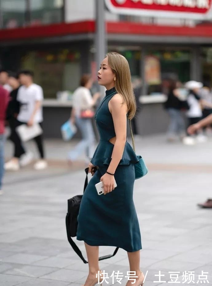 「小姐姐」高跟鞋让女性大秀美腿,穿出时尚的气质