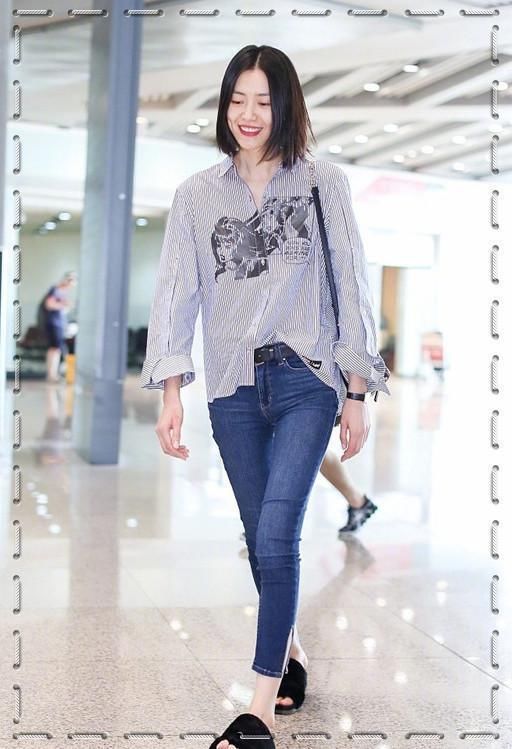 当刘雯和鞠婧祎同穿条纹衬衫，网友：终于知道干瘦和苗条的差距！