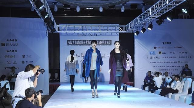  『女性』时尚是一种潮流 T台是展示当代社会时尚的大气场