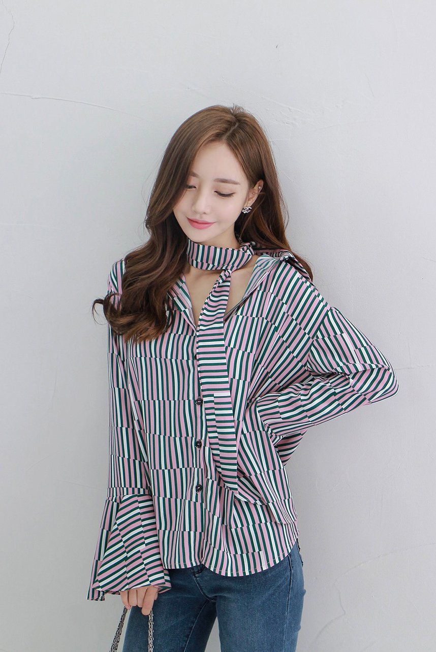 但愿你心底的关怀，杯满四溢，又正在被另一个孤独的灵魂渴望