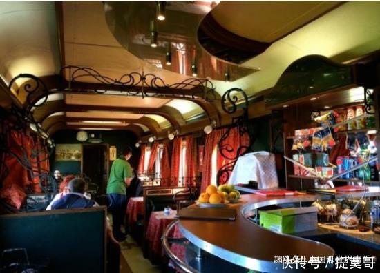 中国旅途最“长”的绿皮火车,硬卧没有空调,一到旺季却一票难求