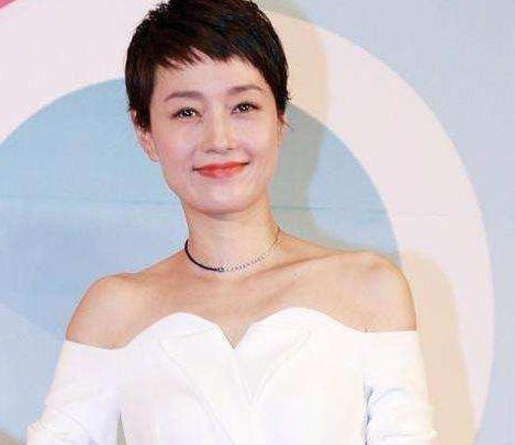 姚笛穿白裙挑战马伊琍, 年轻7岁却输到痛心, 差距不是一般大!