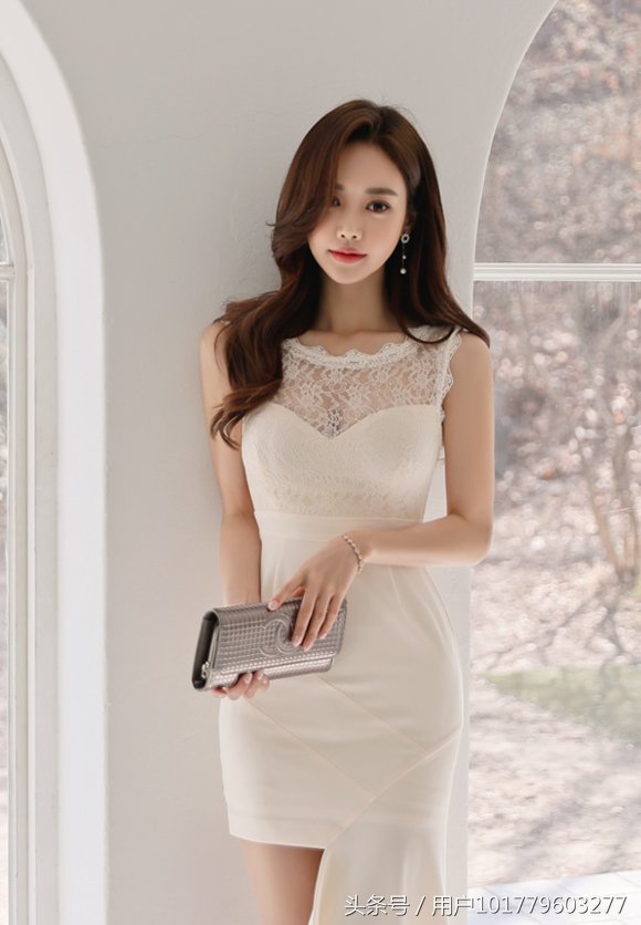 女神孙允珠，格拉斯香气幽然浅杏不对称裙