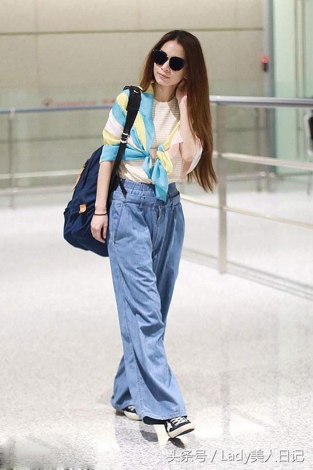 田馥甄年纪越大越会穿，一身长裙最显气质，那收腰带是重点