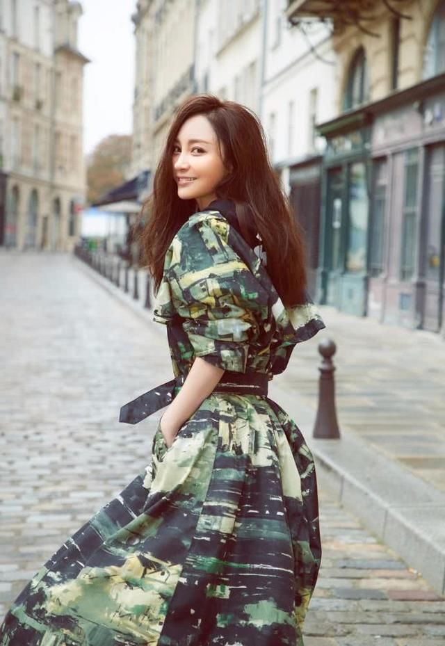 拳击少女姚笛来袭！运动内衣大秀好身材，黑白色诱惑满满！