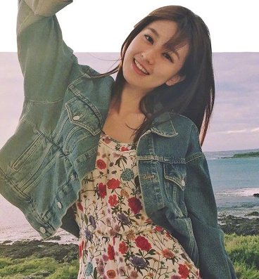 『设计』夏裙春穿每件都好高级,2件叠穿设计感比较强,女孩子别错过