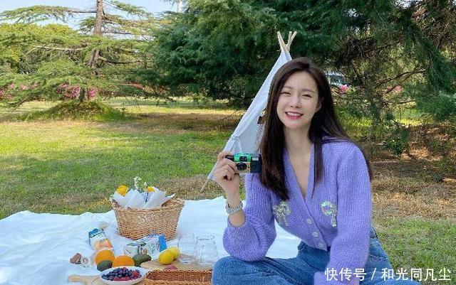  [露脐装]沈梦辰晒春游照,却大意忘记p图,露脐装下的腰围有点意外