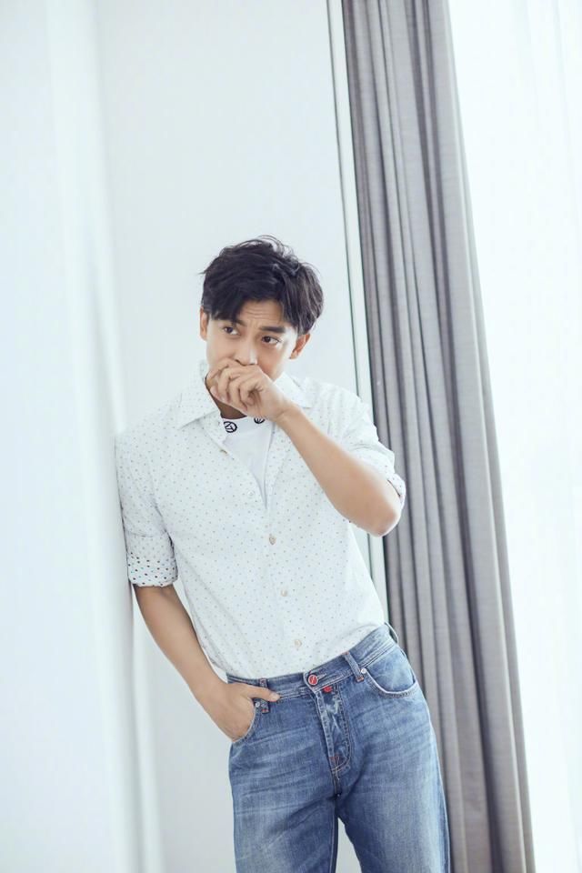 屌神李佳航出面解释《爱情公寓》蹭情怀的原因，你买不买账