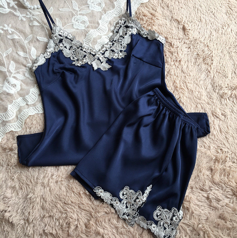 女人为什么要穿睡衣?穿上这样的睡衣，那个男人能抗拒