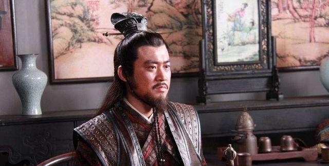  [亲戚关系]汉武帝设了一个官职，本想制衡宰相，后来变得无人能抗衡