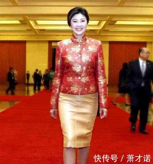 「唐装」各国总统穿“唐装”普京像地主,奥巴马像牧师,英拉最惊艳!