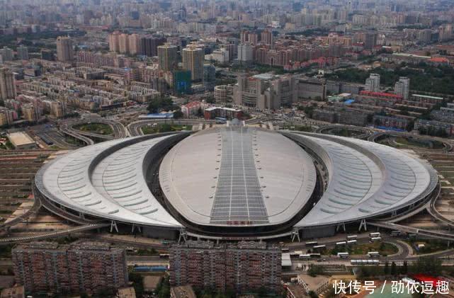 世界最大火车站将在中国建成, 总投资130亿, 是亚洲第一大的50倍