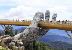 越南最“酷炫”的大桥，被两只“佛手”紧紧托住，耗资高达120亿