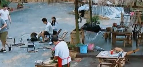 Angelababy“假吃”爆米花?栏目组官方回应不太客气