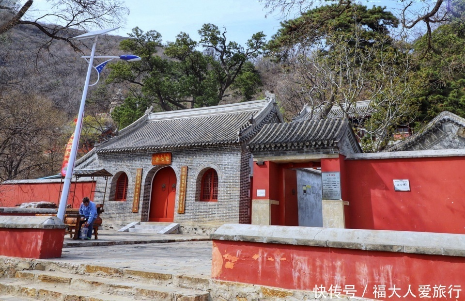  『参观』北京房山有奇寺，历史比北京城还要早，游客参观都带矿泉水桶！