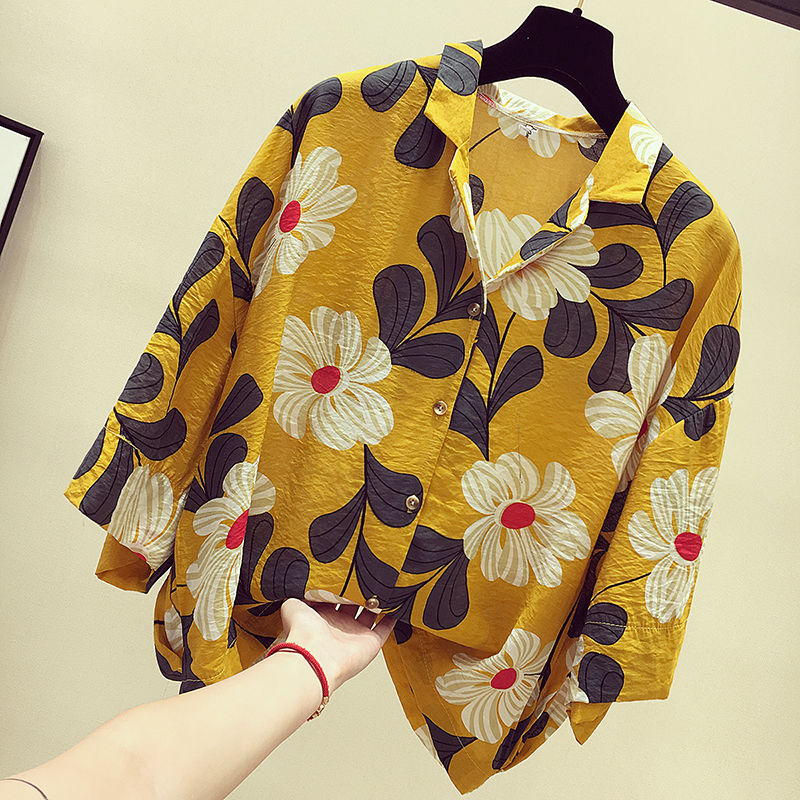 老婆43，经常穿娃娃衫+半裙，美得清新脱俗，走街上没人叫阿姨